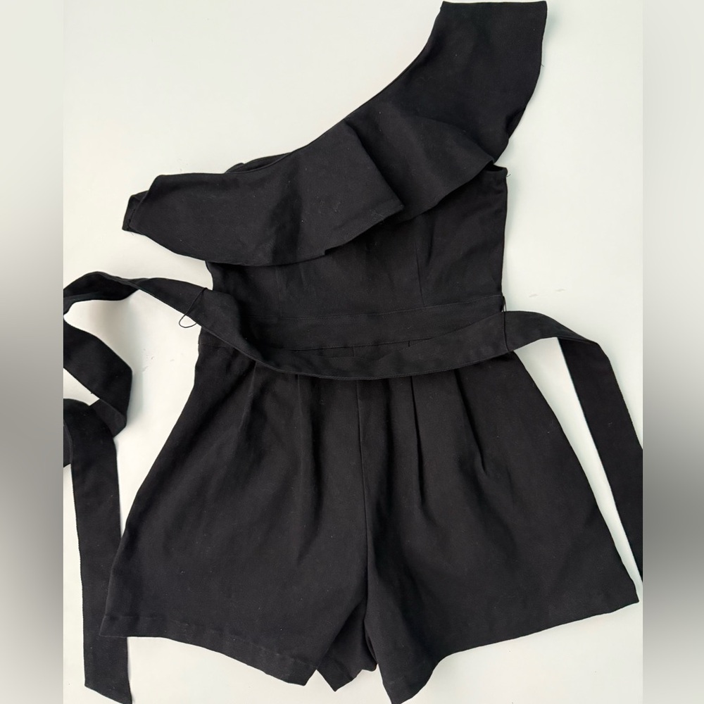 FLYING Tomato Black One-Shoulder Ruffle Denim Romper